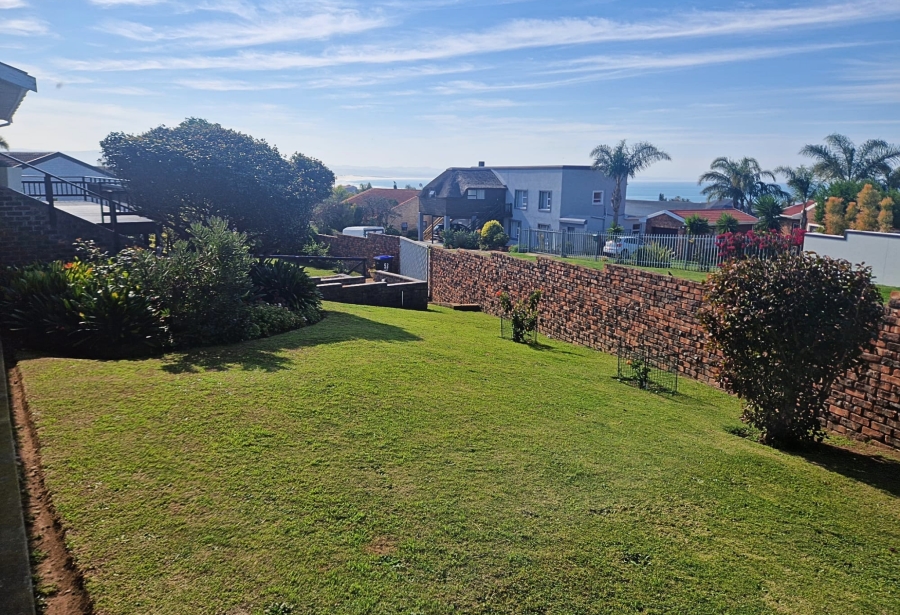 5 Bedroom Property for Sale in Wavecrest Eastern Cape